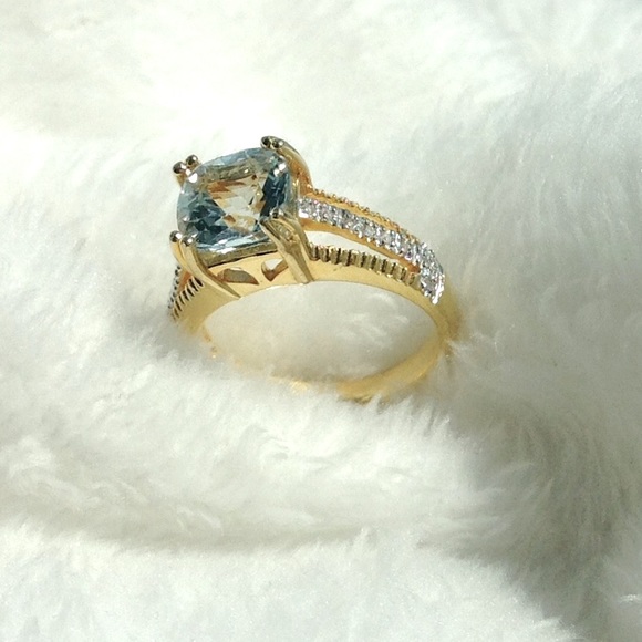 Blue Topaz and diamond ring - Picture 3 of 7